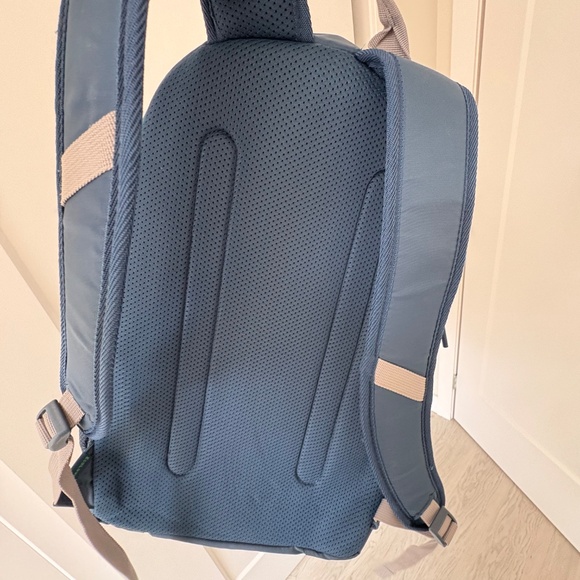 Dell EcoLoop Urban Backpack 14-16 Waterproof - Picture 6 of 11